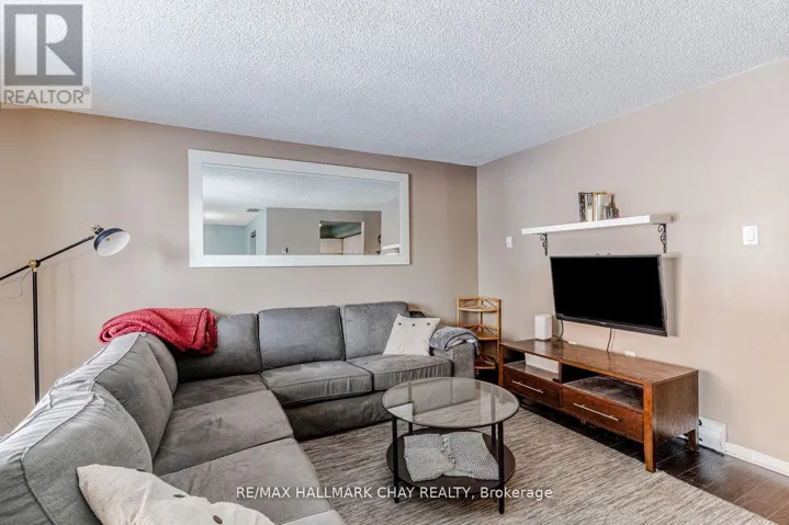 8 - 22 MEADOW LANE, Barrie (Ardagh), Ontario L4N7K2