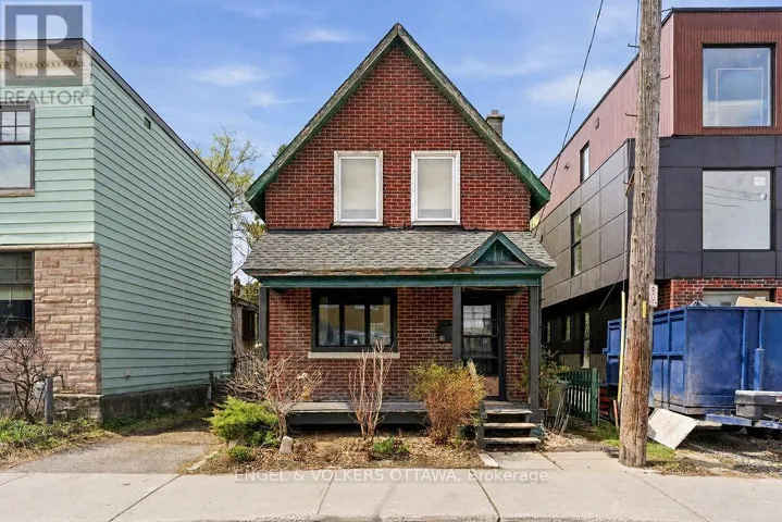 86 PINHEY STREET, Ottawa, Ontario K1Y1T4