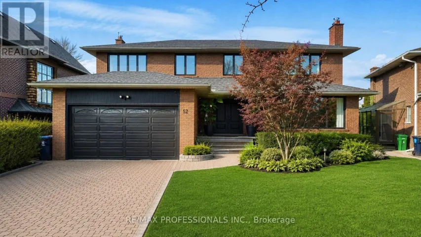 52 COURTSFIELD CRESCENT, Toronto (Edenbridge-Humber Valley), Ontario M9A4S9