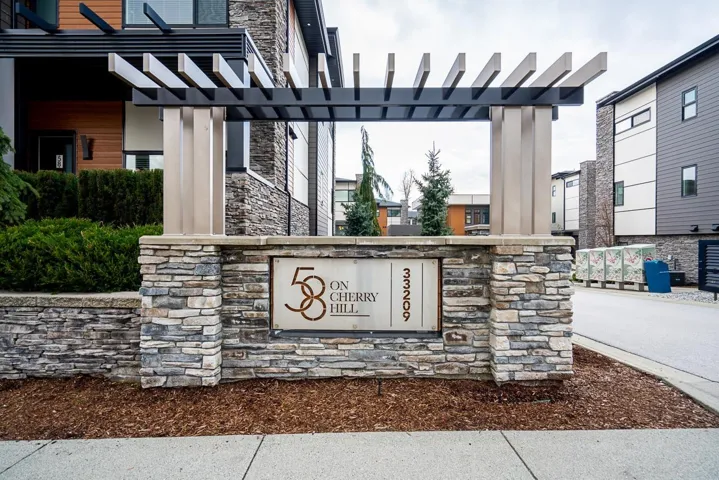 3 33209 CHERRY AVENUE, Mission, British Columbia V2V0G8