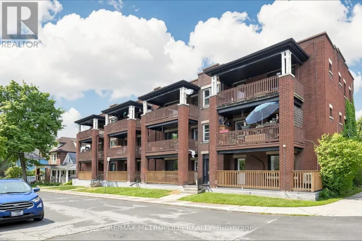41 ALBERT STREET, Hamilton (Blakeley), Ontario L8M2Y1