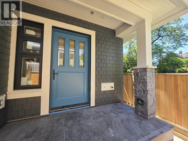 2570 W 2ND AVENUE, Vancouver, British Columbia V6K1J8