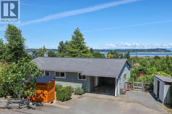 3800 Laurel Dr, Royston, British Columbia V0R2V0