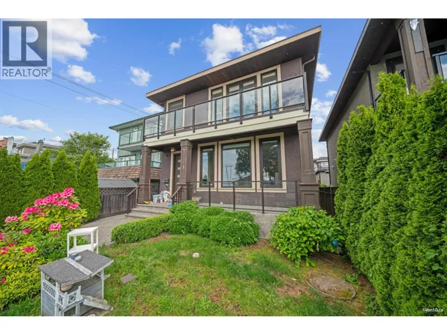 8 GLYNDE AVENUE, Burnaby, British Columbia V5B3J2