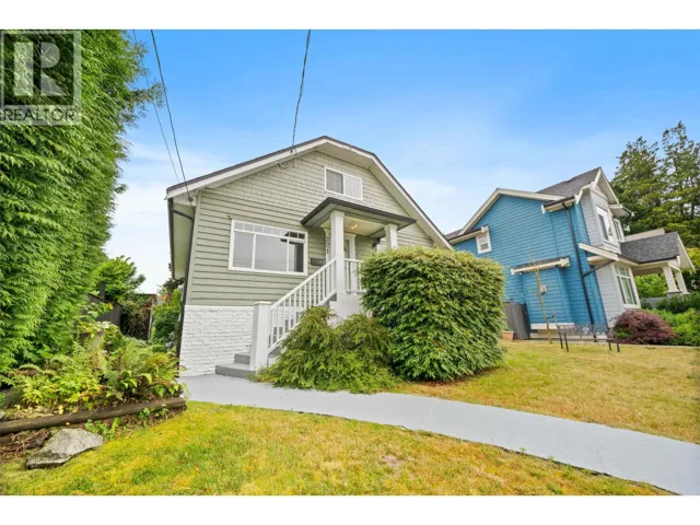221 RICHMOND STREET, New Westminster, British Columbia V3L4B5