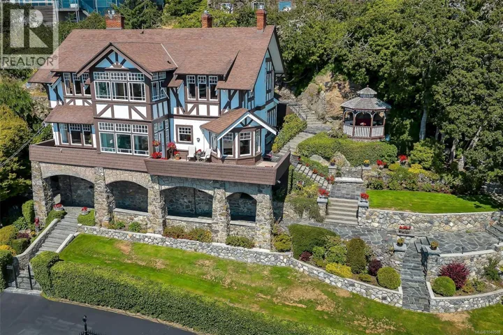 1926 Crescent Rd, Oak Bay, British Columbia V8S2H1
