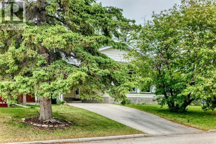 6539 54 Street NW, Calgary, Alberta T3A1R5