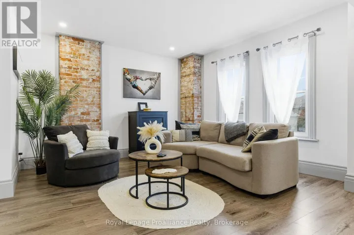UPPER - 300 GEORGE STREET, Cobourg, Ontario K9A3L8