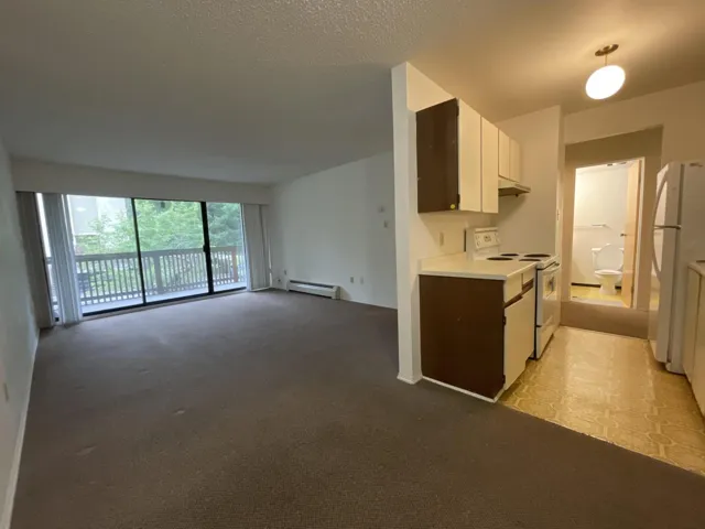 208 10061 150TH STREET, Surrey, British Columbia V3R4A7