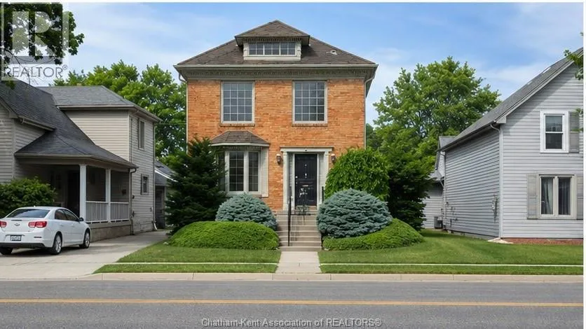 257 ST. CLAIR STREET, Chatham, Ontario N7L3J8