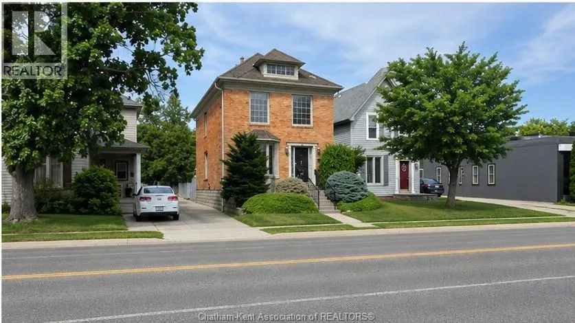 257 ST. CLAIR STREET, Chatham, Ontario N7L3J8