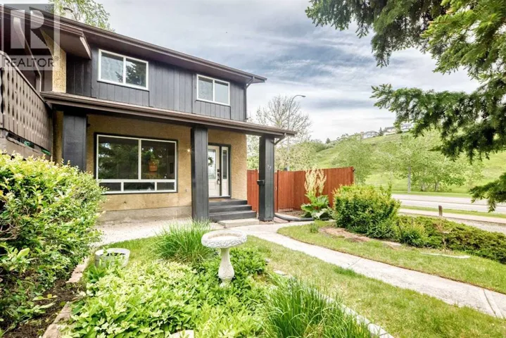 77 Edgeford Way NW, Calgary, Alberta T3A2S8