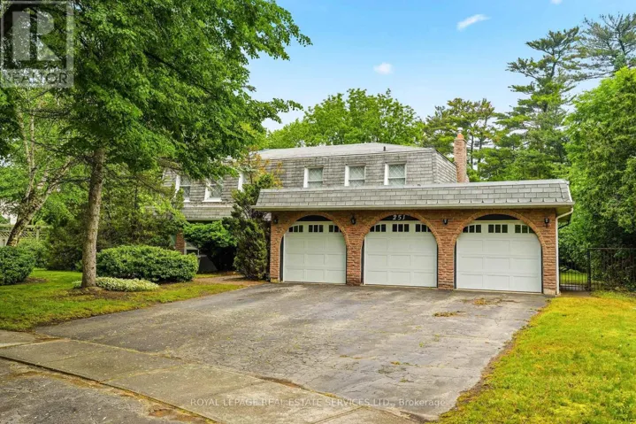 251 DOLPHIN COURT, Oakville (MO Morrison), Ontario L6J5S7