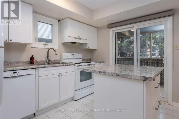 9 - 119 D'AMBROSIO DRIVE, Barrie (Painswick North), Ontario L4N7N7