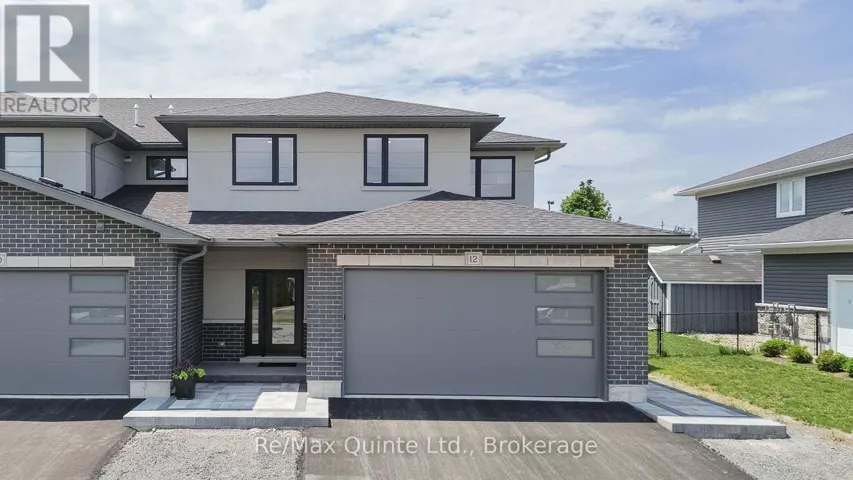 12 STINSON AVENUE, Belleville (Belleville Ward), Ontario K8P5N9