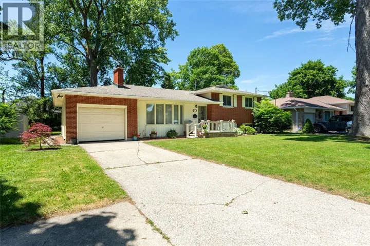 1067 BEL AIRE DRIVE, Sarnia, Ontario N7S3H4