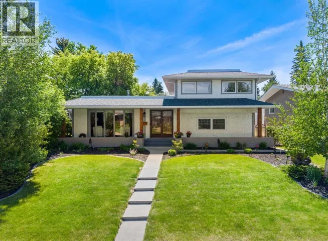 1124 Lake Wapta Way SE, Calgary, Alberta T2J2N7