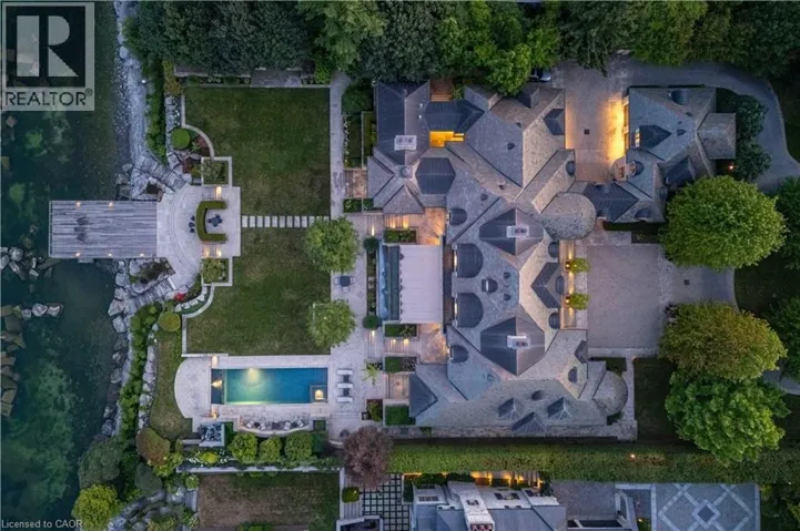 2054 LAKESHORE Road E, Oakville, Ontario L6J1M3