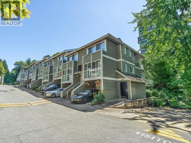 3360 COBBLESTONE AVENUE, Vancouver, British Columbia V5S4S4