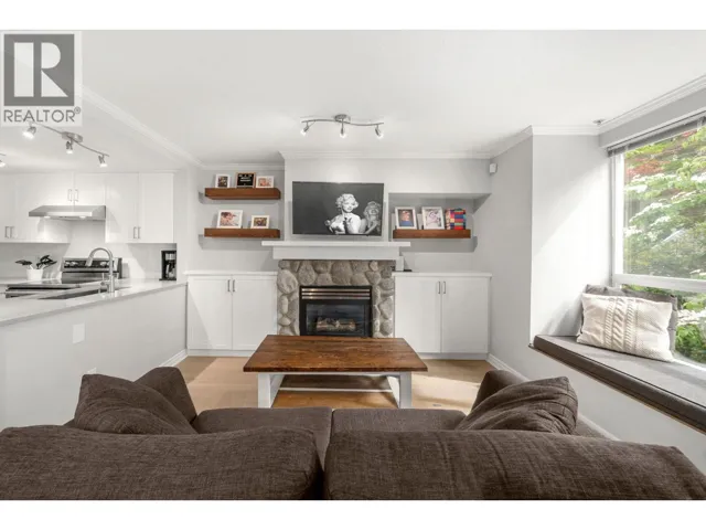6 1073 LYNN VALLEY ROAD, North Vancouver, British Columbia V7J1Z6