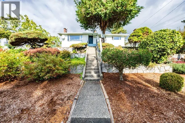 5529 KEITH STREET, Burnaby, British Columbia V5J3C4