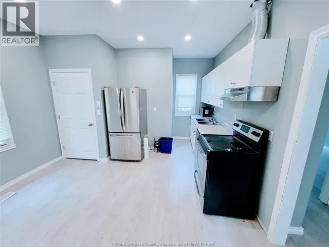 3092 SANDWICH Unit# MAIN, Windsor, Ontario N9C1A4