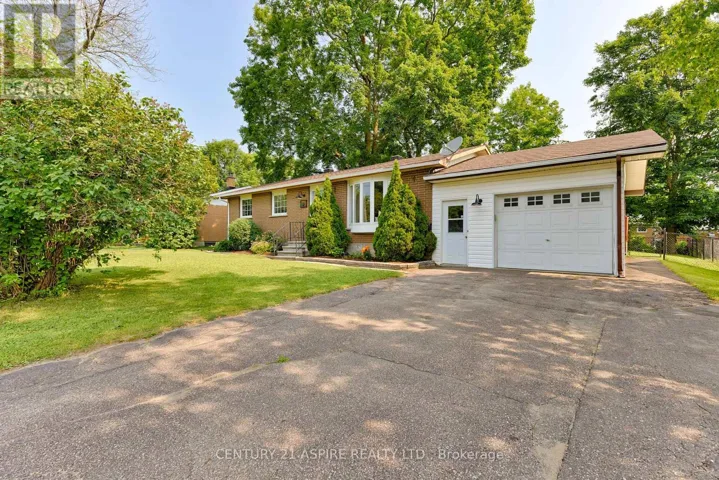 22 HARRIS CRESCENT, Whitewater Region, Ontario K0J1C0