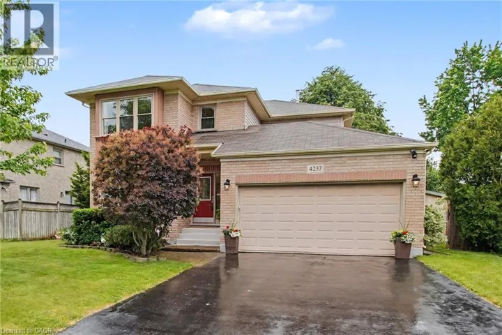 4237 MILLCROFT PARK Drive, Burlington, Ontario L7M3V7
