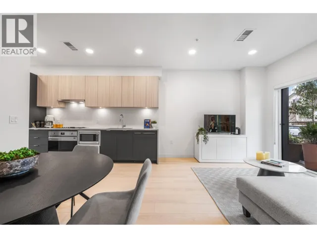 2421 GRANT STREET, Vancouver, British Columbia V5K3G5