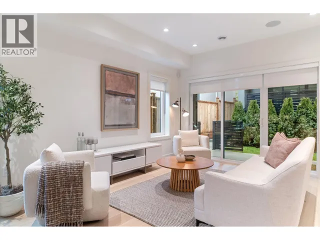 2 2539 GRANT STREET, Vancouver, British Columbia V5K3G6