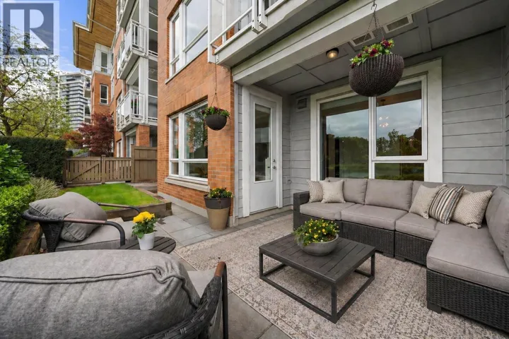 101 717 CHESTERFIELD AVENUE, North Vancouver, British Columbia V7M3L8