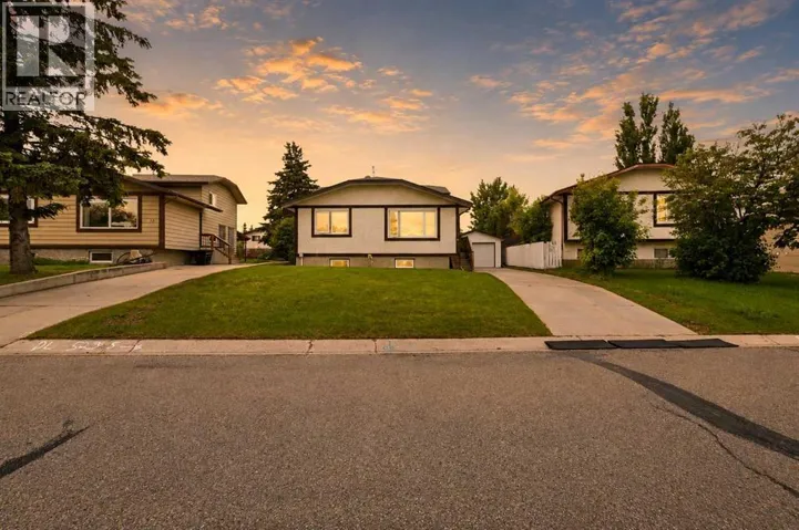 10 Opal Close, Lacombe, Alberta T4L1P9