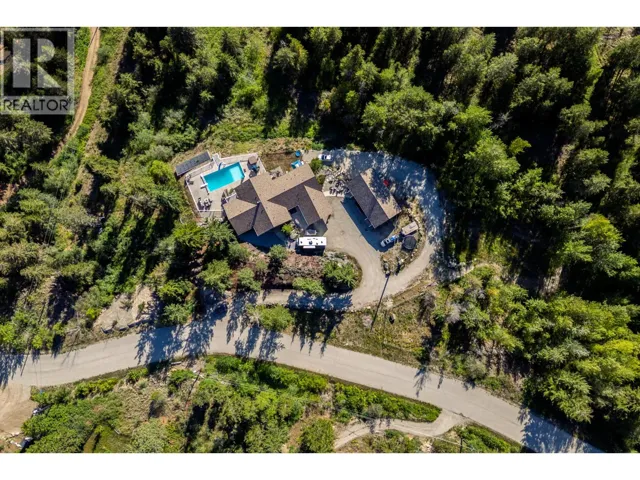 6720 Langley Court, Kelowna, British Columbia V1P1A4