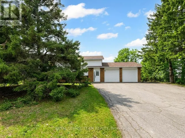 1386 JOHNSTON DRIVE, Ottawa, Ontario K4P1A6