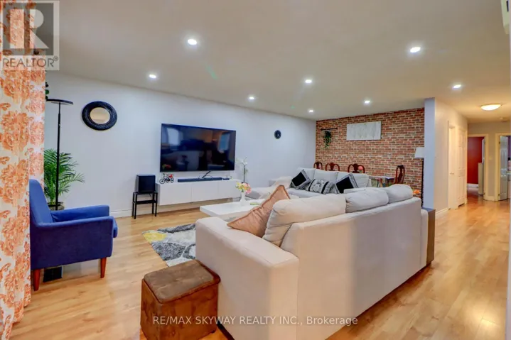 282B BROCK STREET W, Uxbridge, Ontario L9P1G1