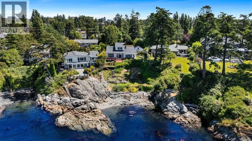 330 Plaskett Pl, Esquimalt, British Columbia V9A6G4