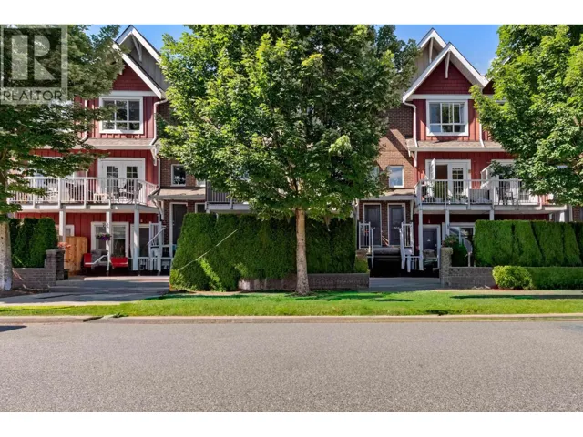 305 1661 FRASER AVENUE, Port Coquitlam, British Columbia V3B0B6