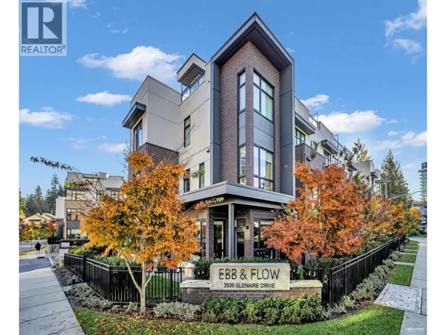 120 2035 GLENAIRE DRIVE, North Vancouver, British Columbia V7P1Y2