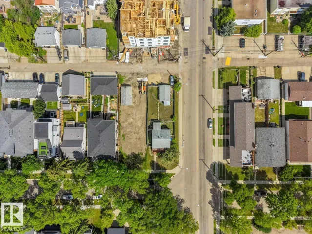 9102 83 AV NW, Edmonton, Alberta T6C1B7