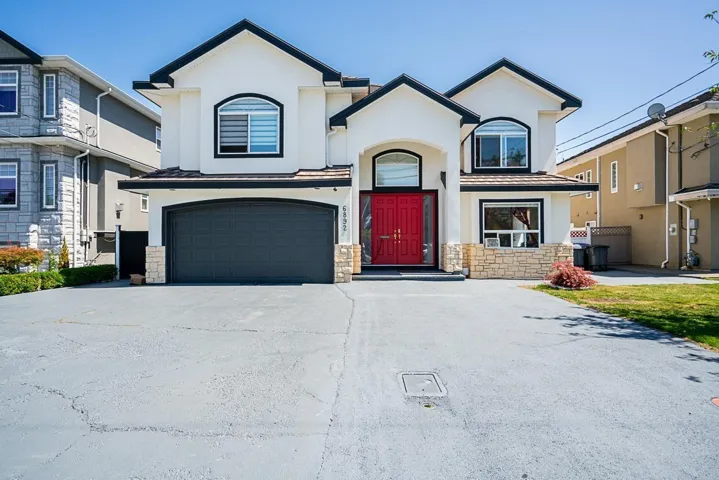6892 130 STREET, Surrey, British Columbia V3W4J5