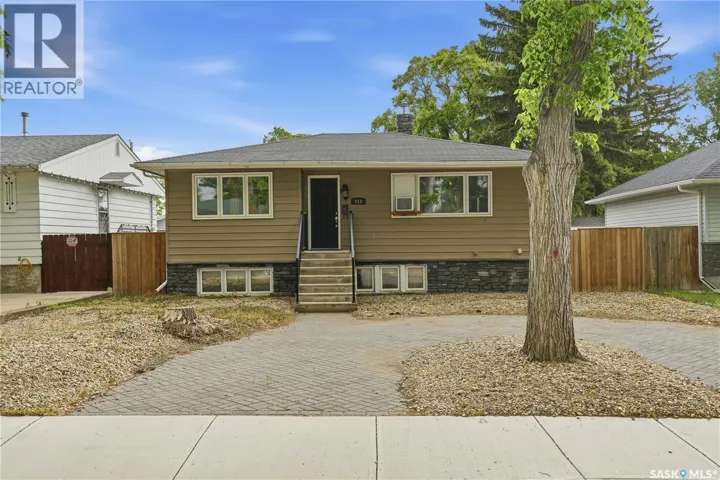 818 Grandview STREET W, Moose Jaw, Saskatchewan S6H5L8