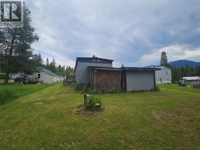 217 ZACKS Road Unit# 16, Nakusp, British Columbia V0G1R1