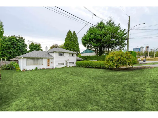 9253 137A STREET, Surrey, British Columbia V3V5W8