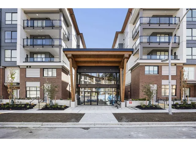301 3528 146A STREET, Surrey, British Columbia V4P0H4