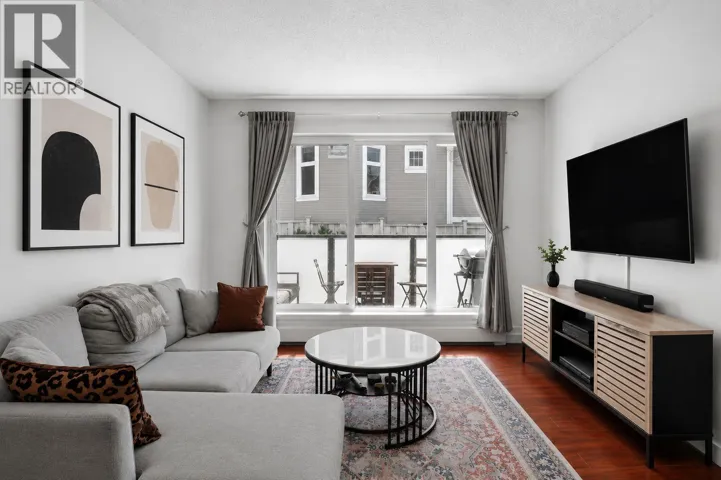 202 2328 OXFORD STREET, Vancouver, British Columbia V5L1G3
