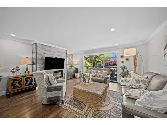 208 1441 BLACKWOOD STREET, White Rock, British Columbia V4B3V6