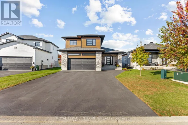 204 HYBRID STREET, Russell, Ontario K0A1W0