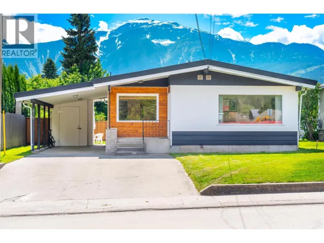 815 Fourth Street E, Revelstoke, British Columbia V0E2S0