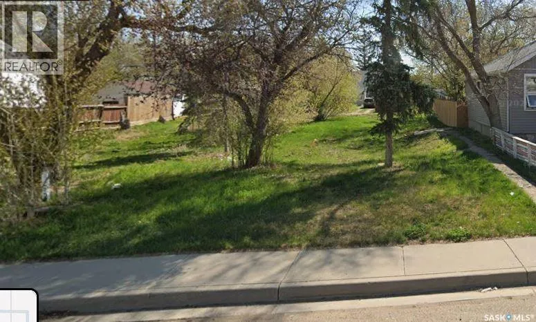 841 ROBINSON STREET, Regina, Saskatchewan S4T2M4
