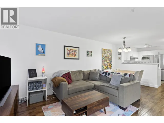 104 688 E 16TH AVENUE, Vancouver, British Columbia V5T2V4